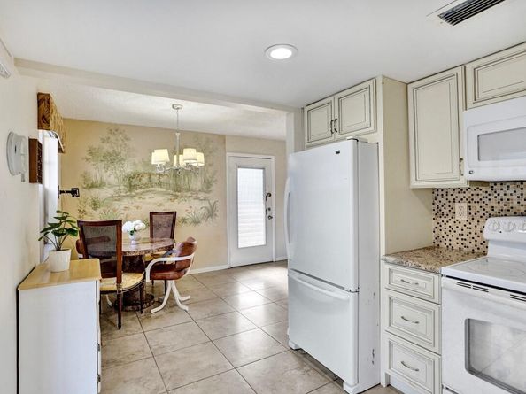 475 Piedmont J, Delray Beach FL 33484