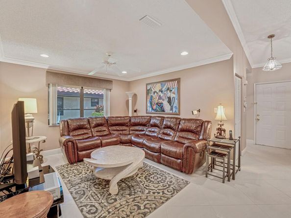 6069 Sunny Pointe Circle, Delray Beach FL 33484