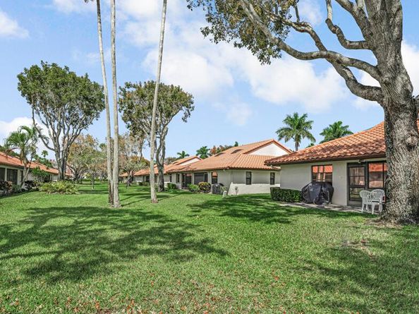 6069 Sunny Pointe Circle, Delray Beach FL 33484