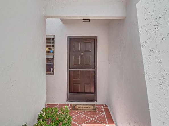 6069 Sunny Pointe Circle, Delray Beach FL 33484