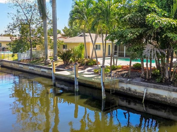 5921 SW 18th St, Plantation FL 33317