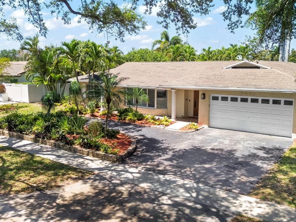5921 SW 18th St, Plantation FL 33317