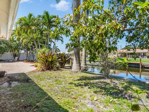 5921 SW 18th St, Plantation FL 33317
