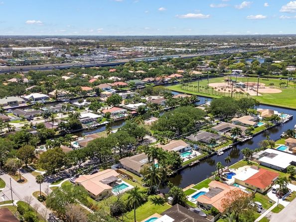 5921 SW 18th St, Plantation FL 33317