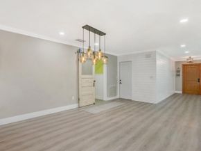 5921 SW 18th St, Plantation FL 33317
