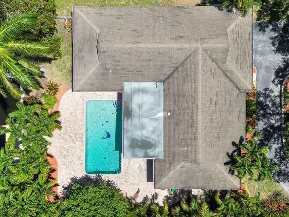 5921 SW 18th St, Plantation FL 33317
