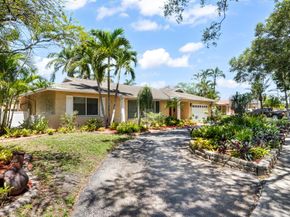5921 SW 18th St, Plantation FL 33317