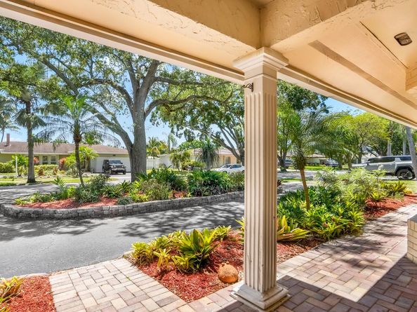 5921 SW 18th St, Plantation FL 33317