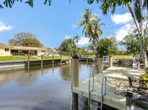 5921 SW 18th St, Plantation FL 33317