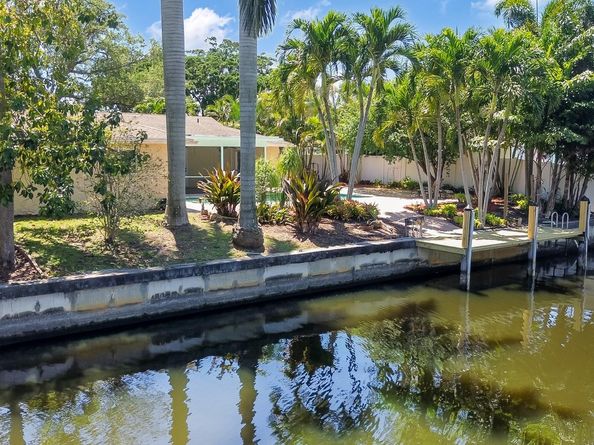 5921 SW 18th St, Plantation FL 33317