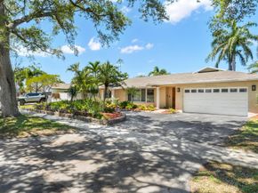 5921 SW 18th St, Plantation FL 33317