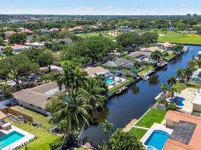 5921 SW 18th St, Plantation FL 33317