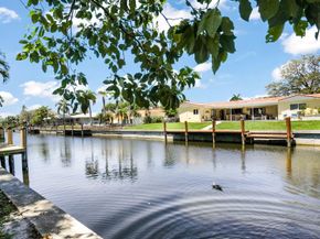 5921 SW 18th St, Plantation FL 33317