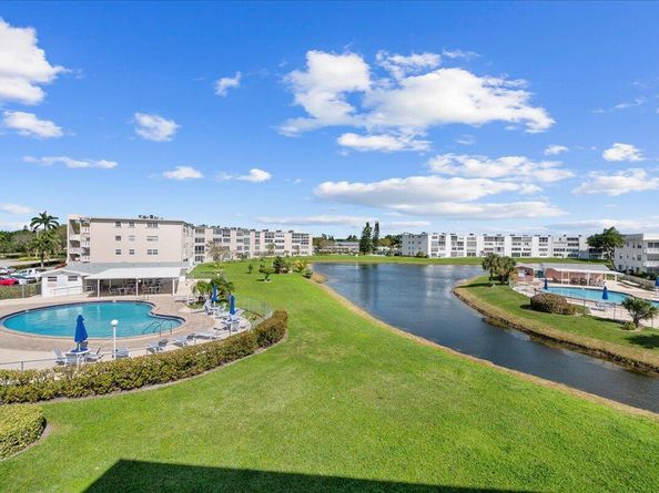 412 Sheffield Q, West Palm Beach FL 33417