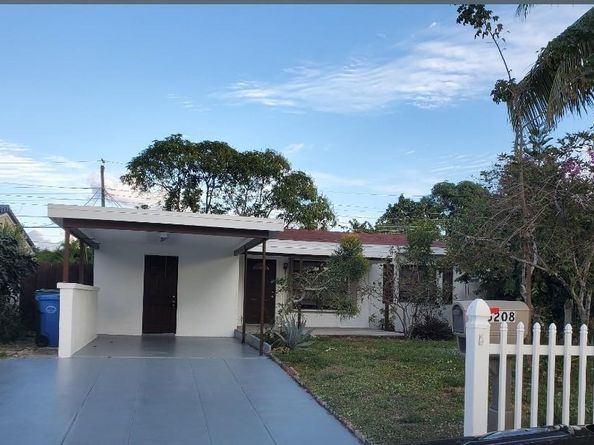 5208 NE 5th Ave, Oakland Park FL 33334