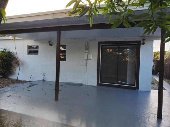 5208 NE 5th Ave, Oakland Park FL 33334