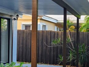 5208 NE 5th Ave, Oakland Park FL 33334