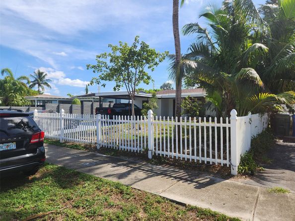 5208 NE 5th Ave, Oakland Park FL 33334