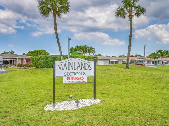 5718 NW 68 Ave, Tamarac FL 33321