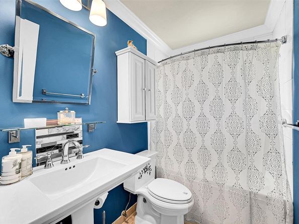 5718 NW 68 Ave, Tamarac FL 33321