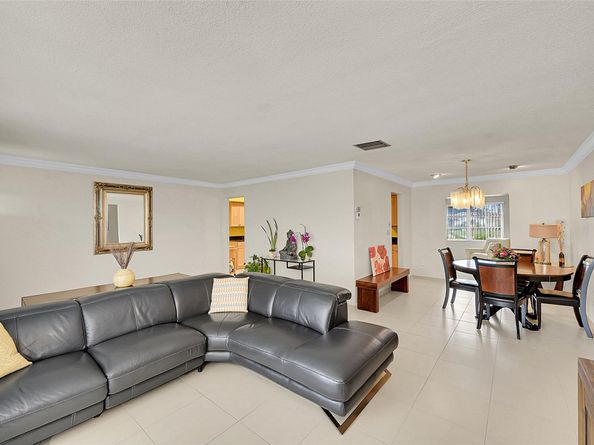 5718 NW 68 Ave, Tamarac FL 33321