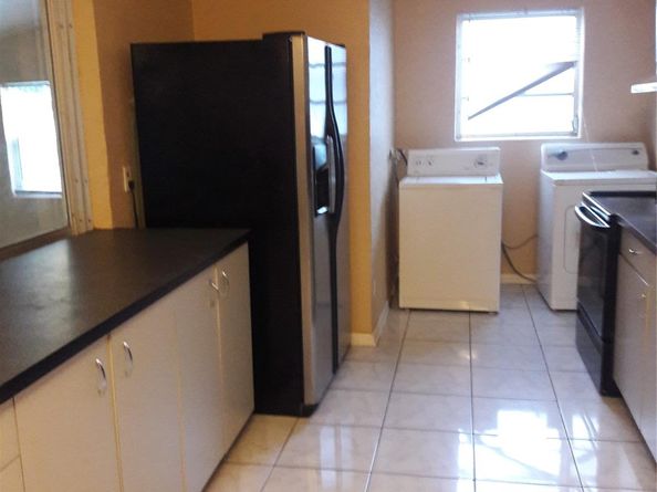 6412 Dawson St, Hollywood FL 33023