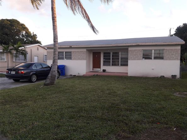 6412 Dawson St, Hollywood FL 33023
