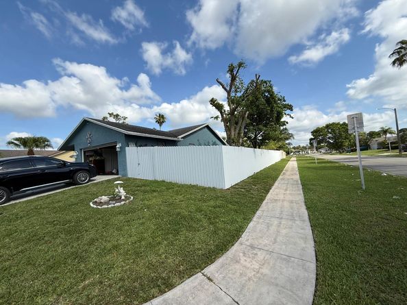 287 Ponce De Leon Street, Royal Palm Beach FL 33411