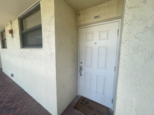 111 Lake Emerald Dr 308, Oakland Park FL 33309
