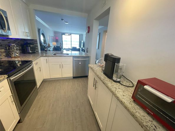 111 Lake Emerald Dr 308, Oakland Park FL 33309