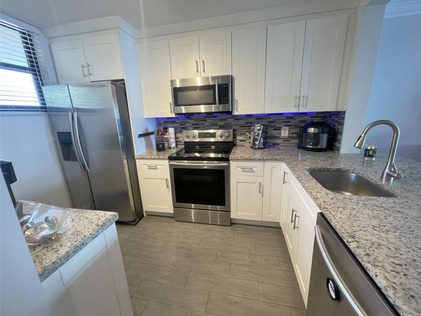 111 Lake Emerald Dr 308, Oakland Park FL 33309