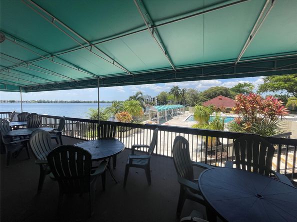 111 Lake Emerald Dr 308, Oakland Park FL 33309