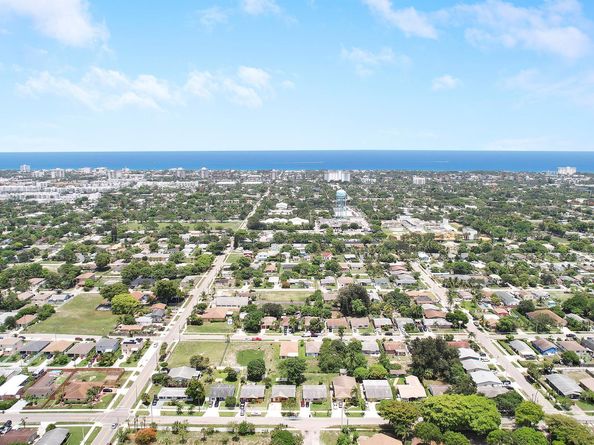 417 SW 8th Avenue, Delray Beach FL 33444