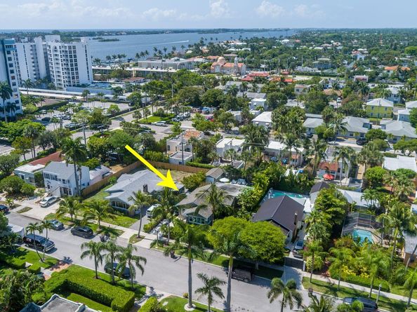 216 Lakeland Drive, West Palm Beach FL 33405