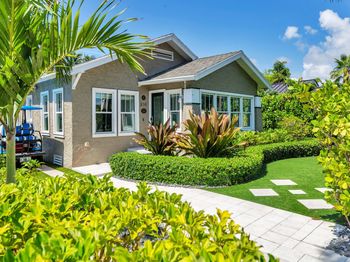 216 Lakeland Drive
