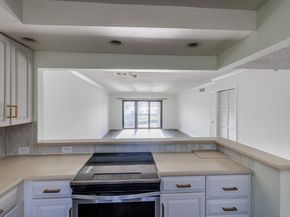 374 Lakeview Dr 203, Weston FL 33326
