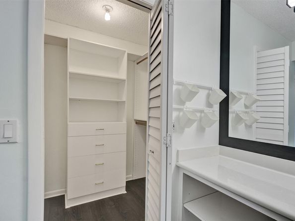374 Lakeview Dr 203, Weston FL 33326