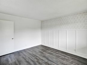 374 Lakeview Dr 203, Weston FL 33326