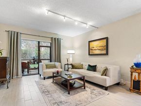 5200 E Club Circle 106, Boca Raton FL 33487