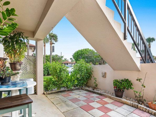 5200 E Club Circle 106, Boca Raton FL 33487