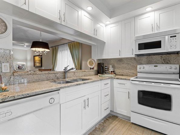 5200 E Club Circle 106, Boca Raton FL 33487
