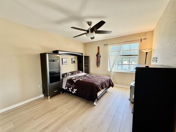 1581 NW 159th Ave, Pembroke Pines FL 33028