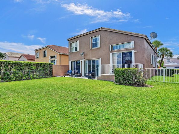 1581 NW 159th Ave, Pembroke Pines FL 33028
