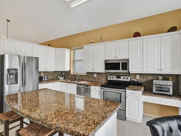 1581 NW 159th Ave, Pembroke Pines FL 33028