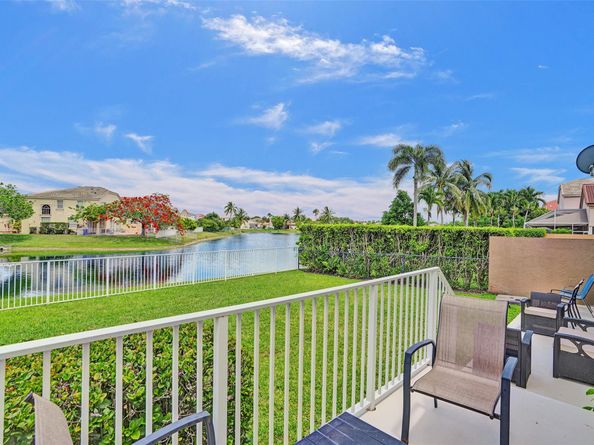 1581 NW 159th Ave, Pembroke Pines FL 33028