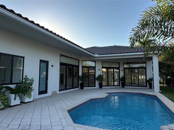 2550 Jardin Ter, Weston FL 33327