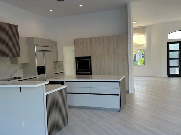 2550 Jardin Ter, Weston FL 33327