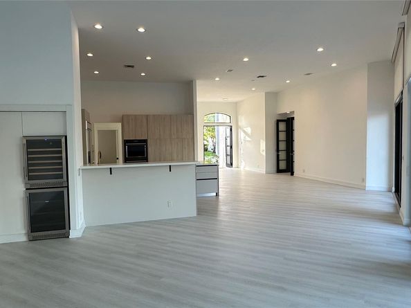 2550 Jardin Ter, Weston FL 33327