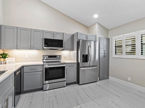 6944 Briarlake Circle 203, Palm Beach Gardens FL 33418
