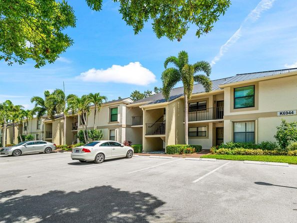 6944 Briarlake Circle 203, Palm Beach Gardens FL 33418